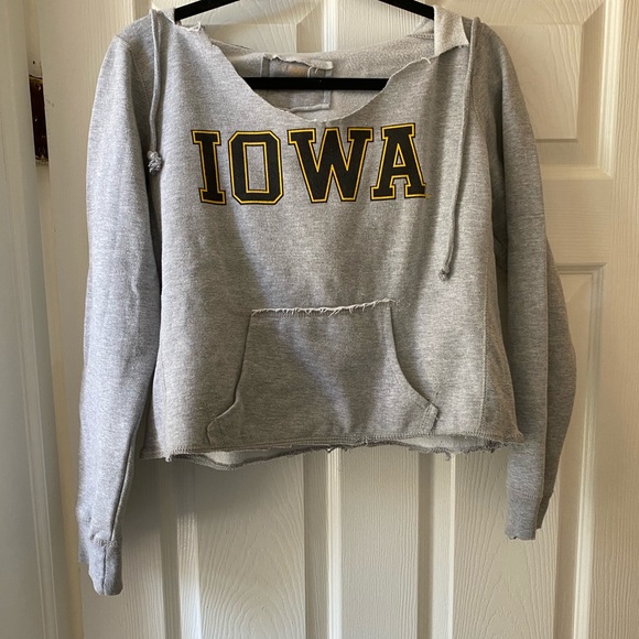 MV Sport Tops - Vintage Iowa Hawkeyes Cropped Hoodie